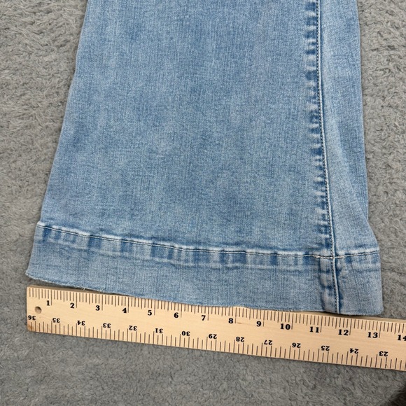 American Eagle Festival Flare Jeans Light Wash Next Level Stretch Size 6 Regular - Picture 11 of 12